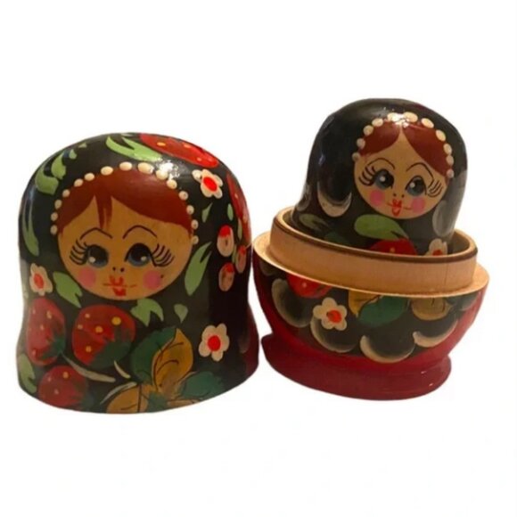 EUC 5-Piece Set Nesting Dolls with Strawberry Design (BN8-104) - Picture 2 of 14